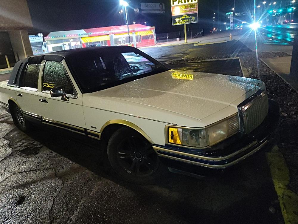 lincoln town car 1994 1LNLM81W2RY661641 image lincoln town car 1994 1LNLM81W2RY661641 image